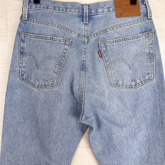 Levi's 501 Cropped Light Wash Jeans Womens 27 Straight Leg Distressed High Rise - Picture 8 of 16